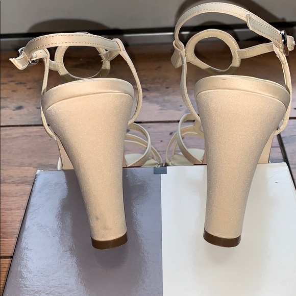 SAM & LIBBY SATIN DRESS HEEL - Picture 3 of 6